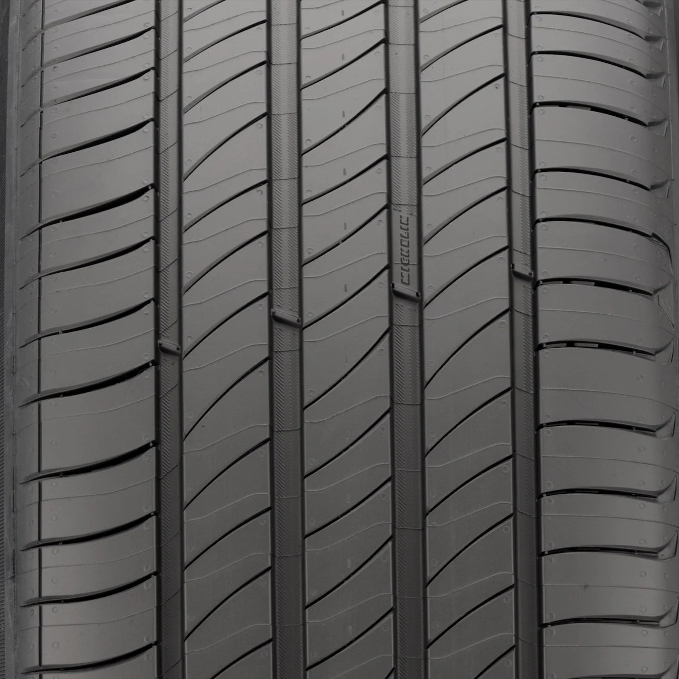 LLANTA MICHELIN PRIMACY 4 235/40R19 96W VOL